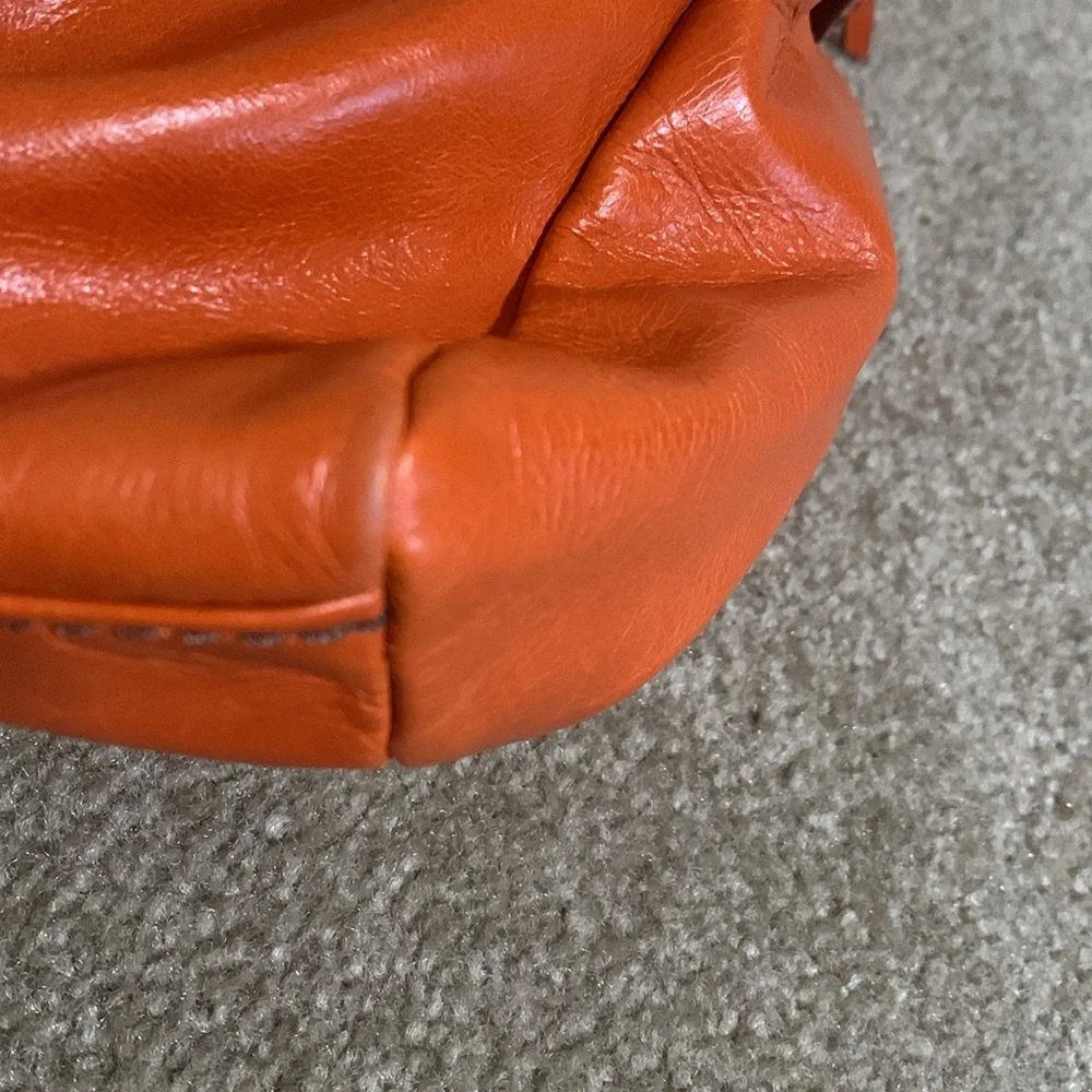 HOBO Sheila Medium Bag - Picture 7 of 10